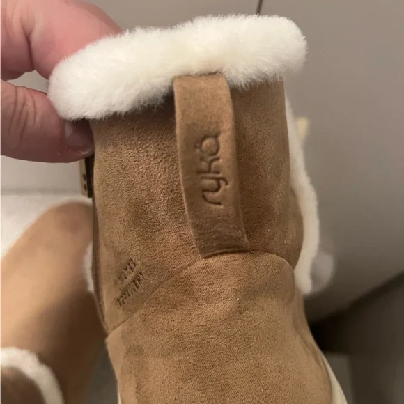 11 Wide Women's Cozy Brown Ankle Boots with White Trim - Picture 5 of 9